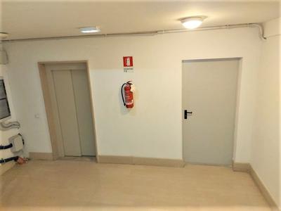 Magazzini in vendita