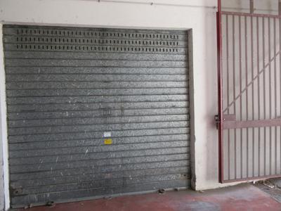 Magazzini in vendita