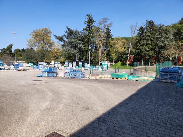 Complessi commerciali in vendita
