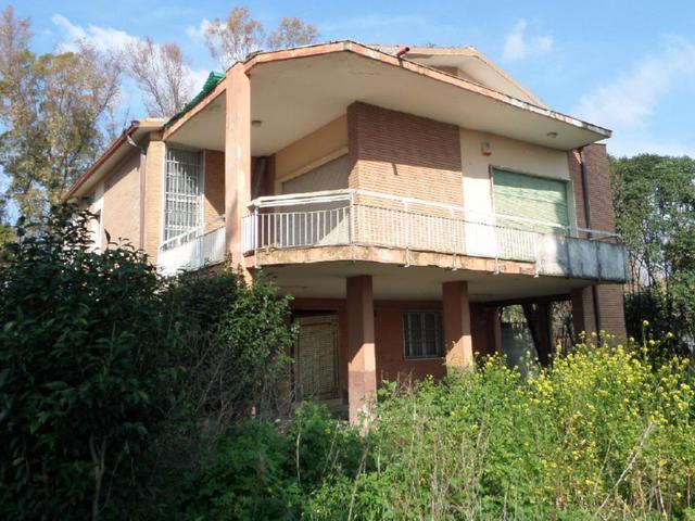 #18200 Tre sili e due villette in vendita - foto 3