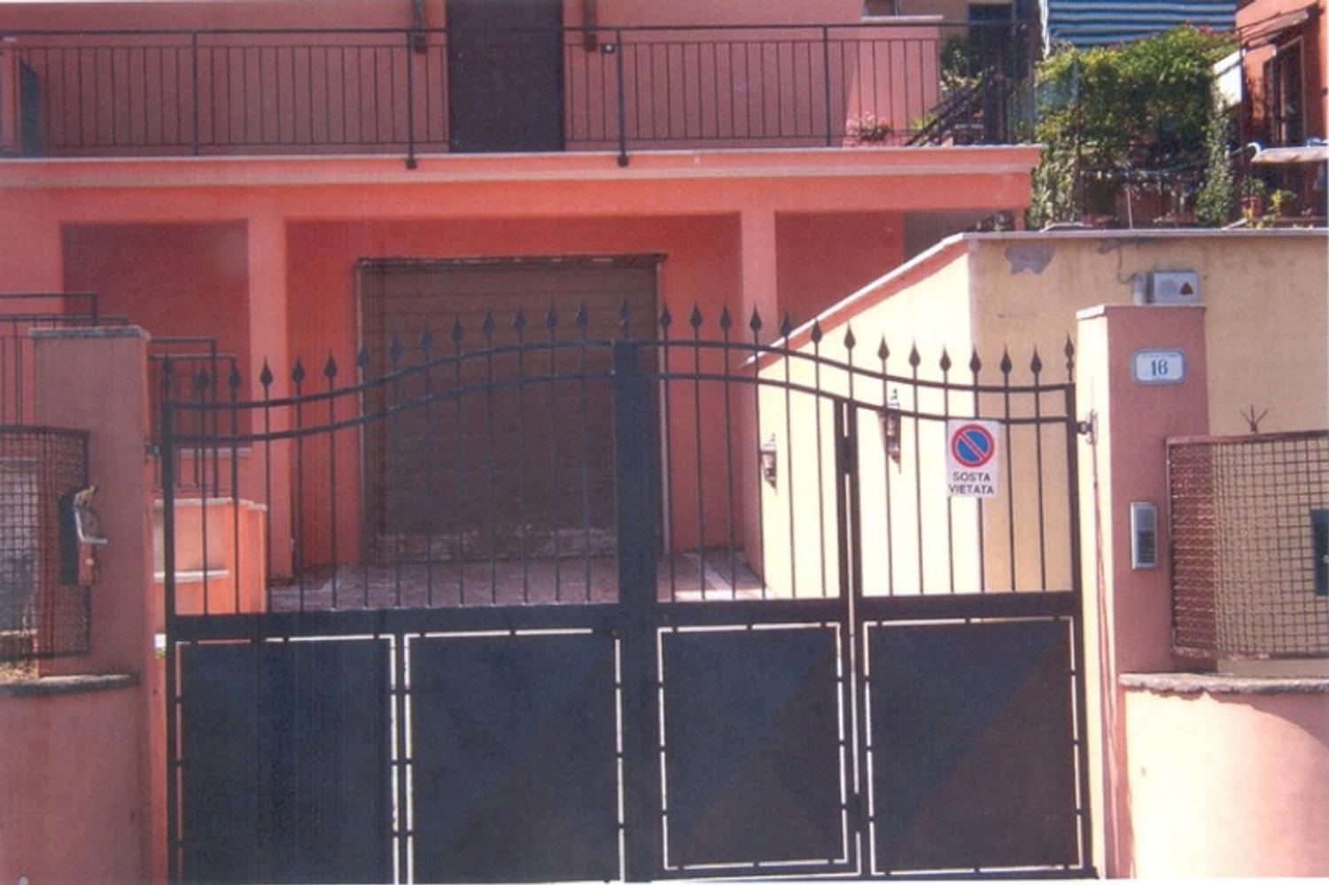 Locali deposito in vendita