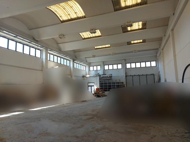 #18223 Capannone ad uso artigianale con uffici, corte di pertinenza e n.2 lastrici solari in vendita - foto 8