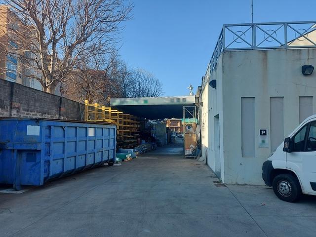 #18297 Immobile commerciale e quota di aree asfaltate in vendita - foto 4