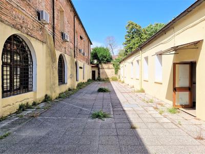 Centri direzionali in vendita