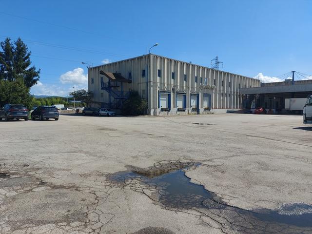 #18560 Complesso industriale con aree annesse in vendita - foto 2