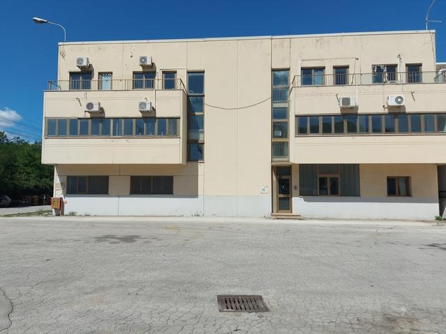#18560 Complesso industriale con aree annesse in vendita - foto 12
