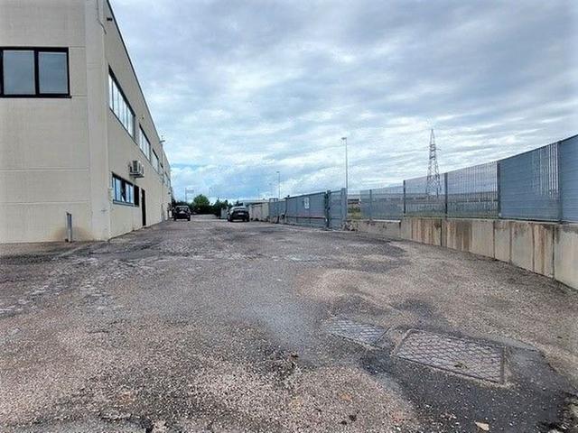 #18573 Capannone con corte in zona industriale in vendita - foto 3
