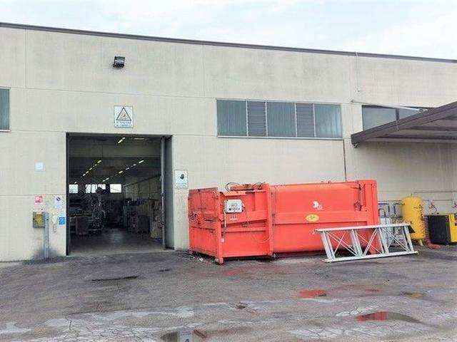 #18573 Capannone con corte in zona industriale in vendita - foto 4