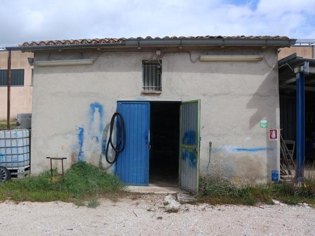 #18598 Terreni edificabili di 10.242 mq con deposito in vendita - foto 6