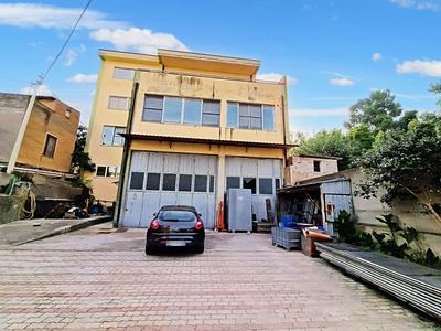 Con servizi in vendita