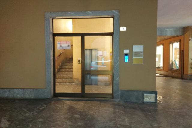 #18704 Ufficio al piano secondo con ampia autorimessa in vendita - foto 3