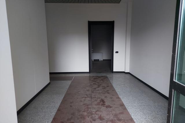 #18704 Ufficio al piano secondo con ampia autorimessa in vendita - foto 18