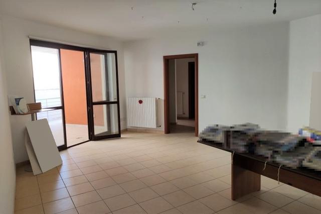 #18714 Ufficio piano terra in complesso residenziale in vendita - foto 2