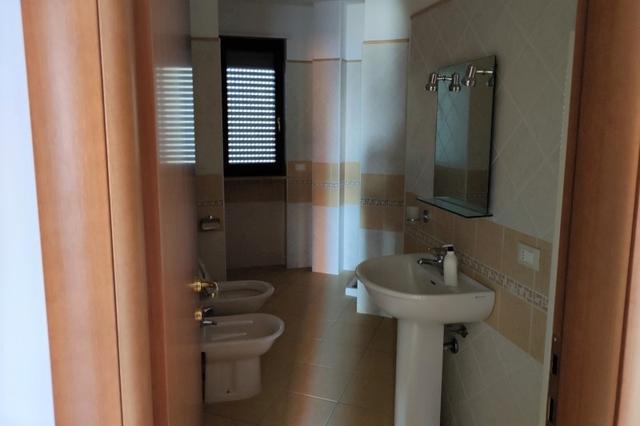 #18714 Ufficio piano terra in complesso residenziale in vendita - foto 4