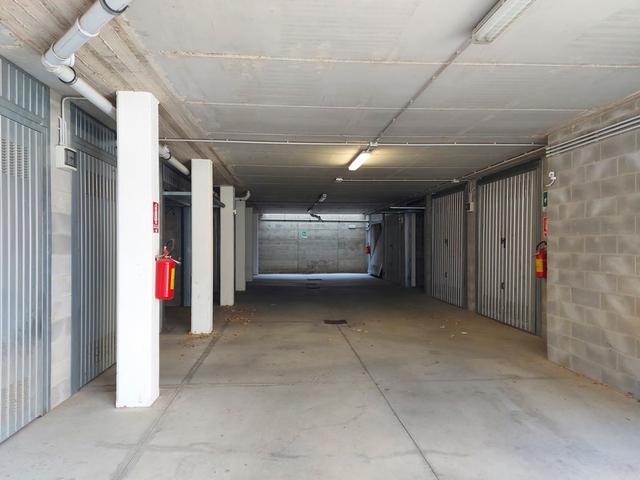 #18770 Ufficio al piano primo con quattro garage in vendita - foto 14