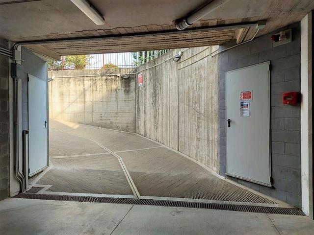 #18770 Ufficio al piano primo con quattro garage in vendita - foto 20