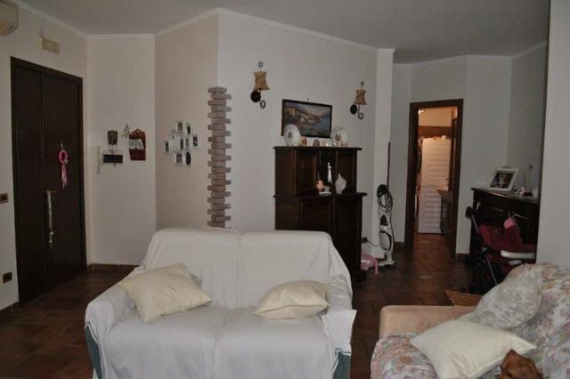 #19043 Ludoteca, deposito e porzione di appartamento al piano terra in vendita - foto 2