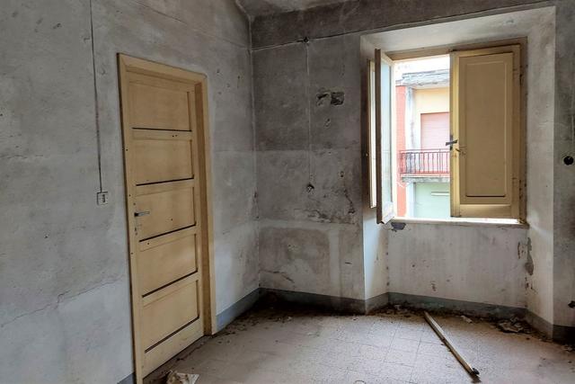 #19436 Complesso artigianale con cortile e pertinenze in vendita - foto 14