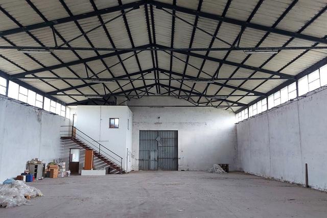 #19445 Complesso artigianale con cortile e pertinenze in vendita - foto 2