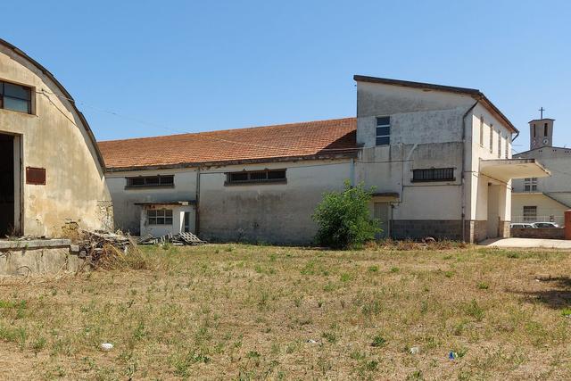 Con servizi in vendita