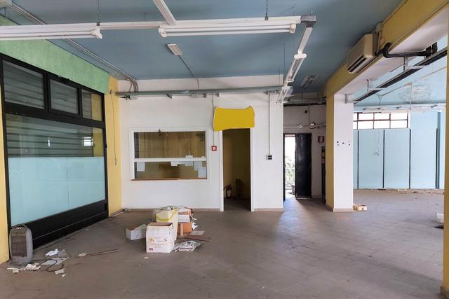 #19451 Complesso artigianale con cortile e pertinenze in vendita - foto 4