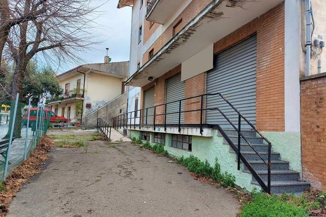 #19451 Complesso artigianale con cortile e pertinenze in vendita - foto 5