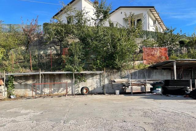#19454 Fabbricato uso magazzino con cortili privati in vendita - foto 11