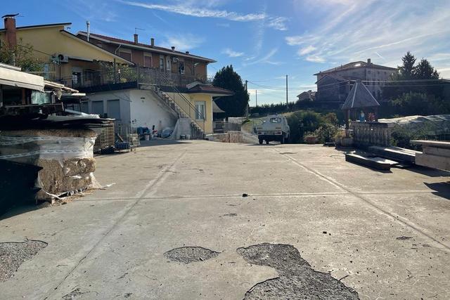 #19454 Fabbricato uso magazzino con cortili privati in vendita - foto 15