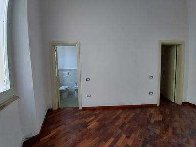 Studi privati in vendita