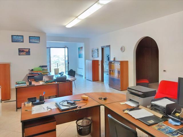 #19816 Ufficio con magazzino in vendita - foto 7