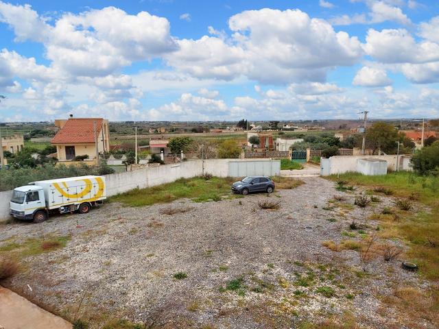 Magazzini in vendita
