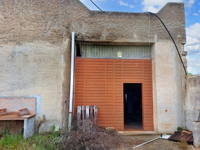 Magazzini in vendita