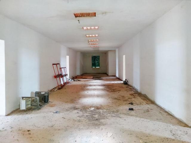 Magazzini in vendita