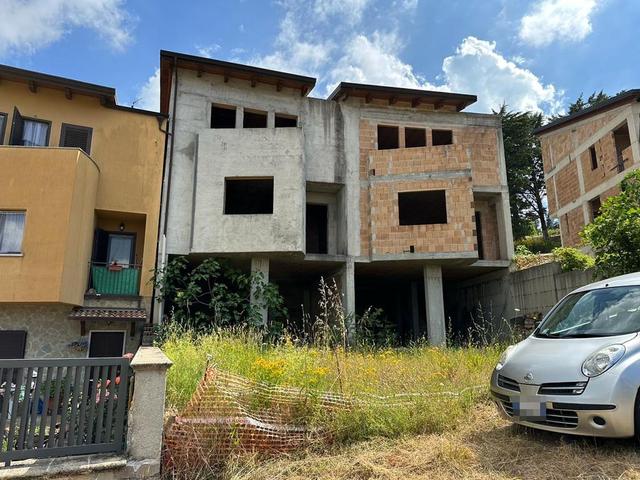 Palazzi in vendita