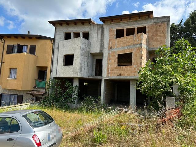 Palazzi in vendita