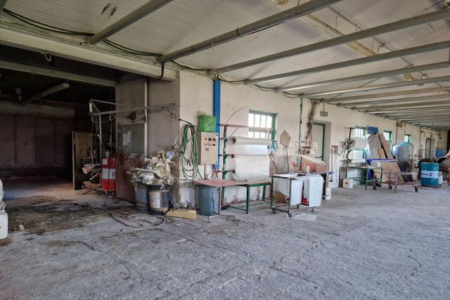 #19958 Capannone artigianale con terreno e attrezzature in vendita - foto 7