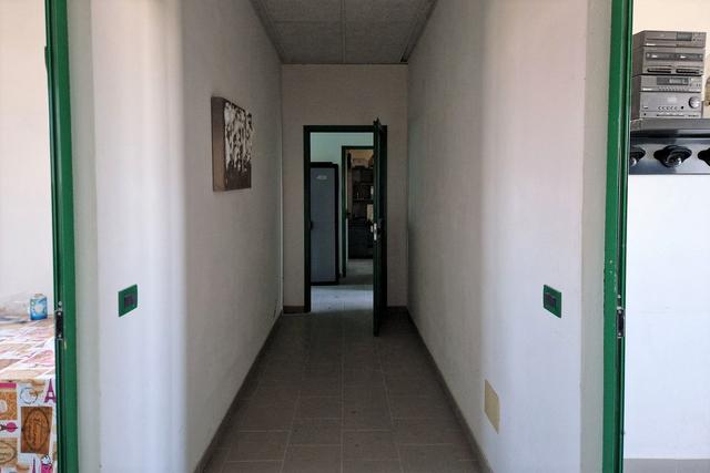 #19958 Capannone artigianale con terreno e attrezzature in vendita - foto 10