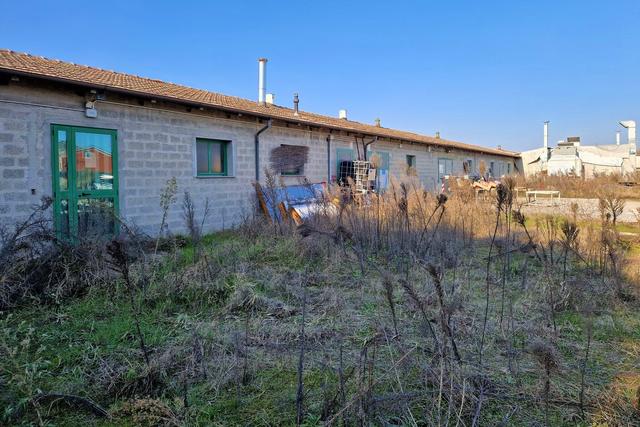 #19958 Capannone artigianale con terreno e attrezzature in vendita - foto 18