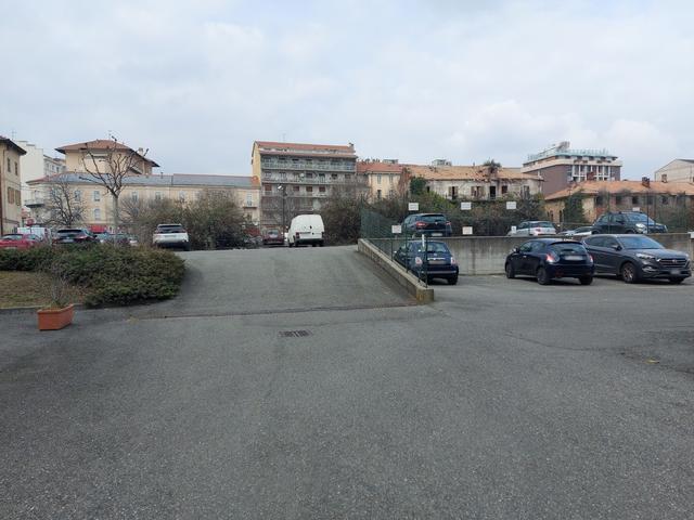 Posti auto in vendita