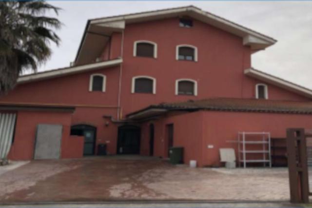 #20117 Locale adibito a ristorazione con camere e servizi in vendita - foto 2