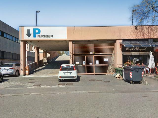 Posti auto in vendita