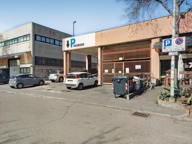 Posti auto in vendita
