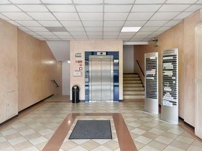 Centri direzionali in vendita