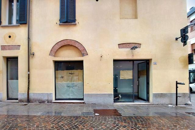 #20174 Negozio con servizi e vetrine in centro storico in vendita - foto 14