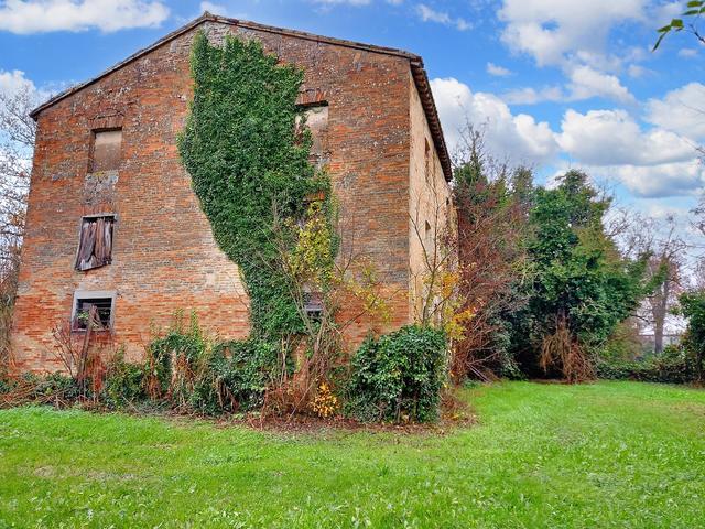 #20351 Terreno con fabbricati da ripristinare in vendita - foto 2