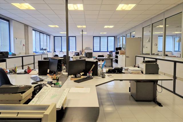 #20372 Laboratorio artigianale con uffici e corte privata in vendita - foto 5