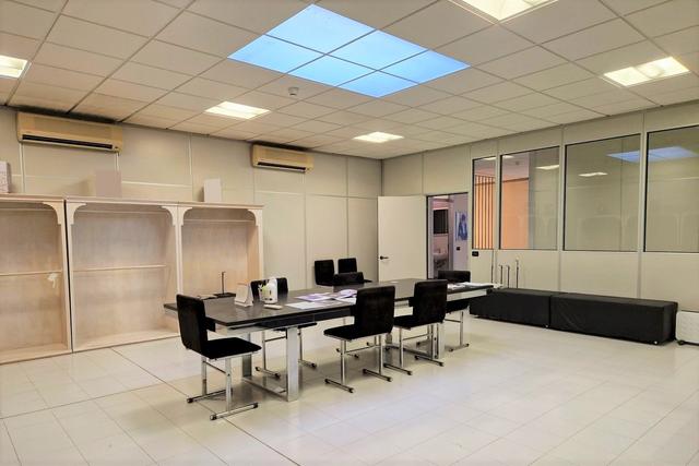 #20372 Laboratorio artigianale con uffici e corte privata in vendita - foto 6