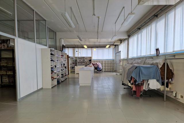 #20372 Laboratorio artigianale con uffici e corte privata in vendita - foto 14