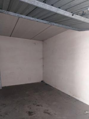 Garage in vendita