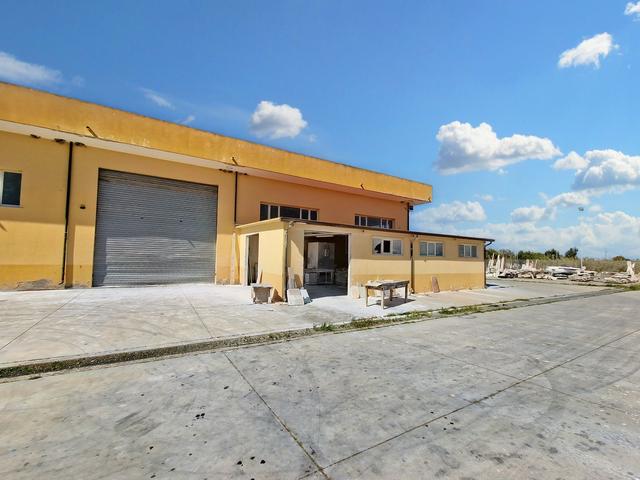 #20462 Capannone industriale con corte esclusiva in vendita - foto 3